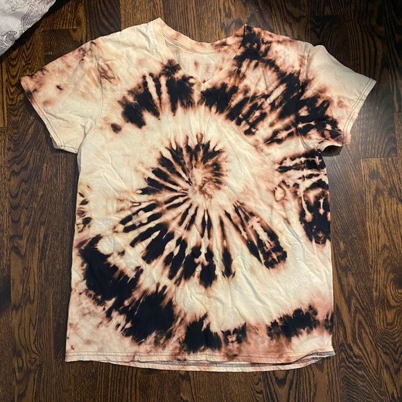Custom Bleach Dye/ Tie Dye Shirts 💥 - Picture 2 of 4